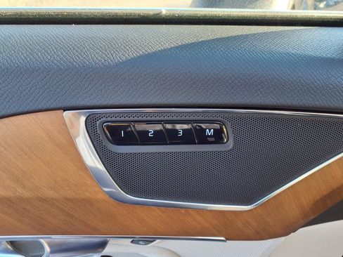 Used 2022 Volvo XC90 T6 Momentum w/ Advanced Package image 14