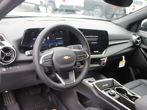 New 2026 Chevrolet Equinox LT FWD image 23