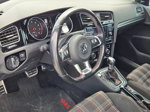 Used 2019 Volkswagen Golf 4-Door FWD image 10