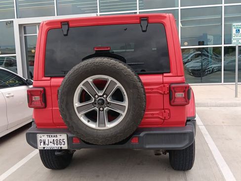 Used 2018 Jeep Wrangler Unlimited Sahara w/ Cold Weather Group image 7