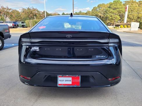 New 2026 Toyota Prius Plug-In Hybrid image 9