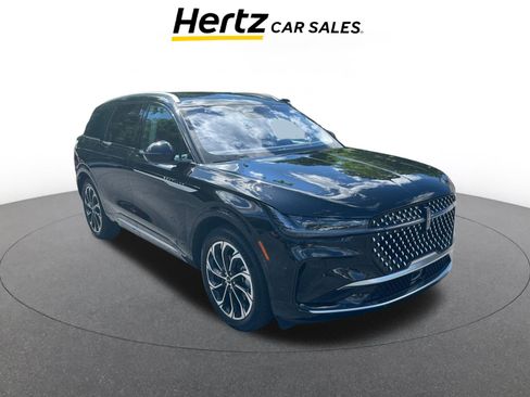 Used 2024 Lincoln Nautilus Reserve image 1