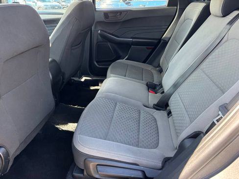 Used 2022 Ford Escape SE FWD image 12