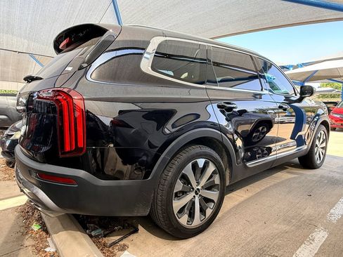 Used 2022 Kia Telluride EX w/ EX Premium Package FWD image 6