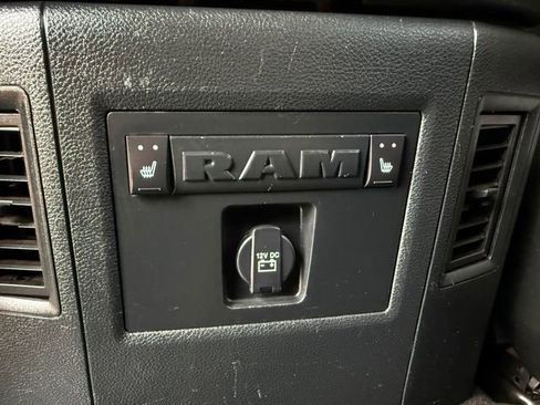 Used 2017 RAM 1500 Laramie w/ Convenience Group AWD/4WD image 7