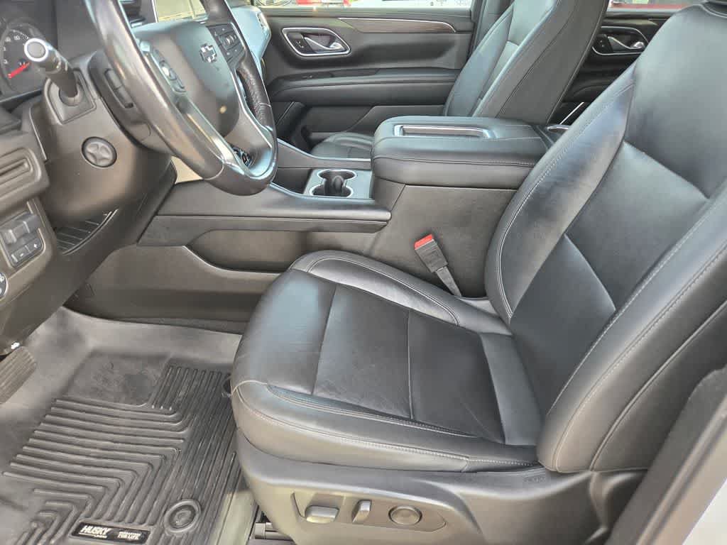Used 2021 Chevrolet Tahoe Z71 w/ Luxury Package AWD/4WD image 17