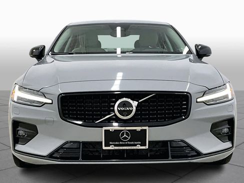 Used 2024 Volvo S60 B5 Plus image 4