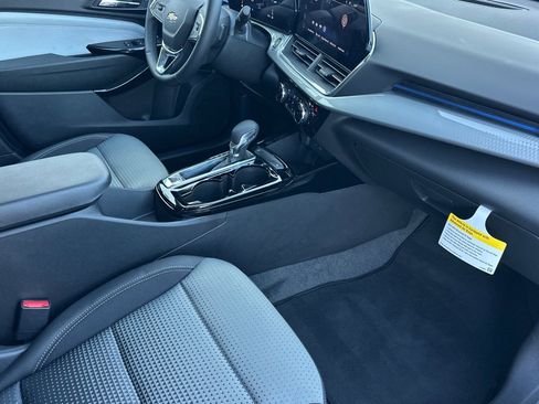 New 2026 Chevrolet Trax LT w/ Driver Confidence Package image 16