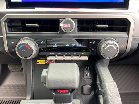 New 2026 Toyota 4Runner TRD Off-Road Premium AWD/4WD image 17