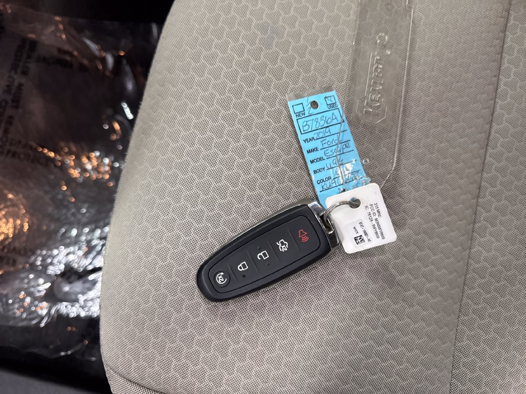 Used 2019 Ford Escape SE AWD/4WD image 30