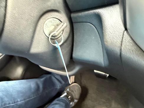 Used 2014 Nissan Versa SV image 34