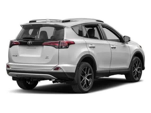 Used 2017 Toyota RAV4 SE image 2