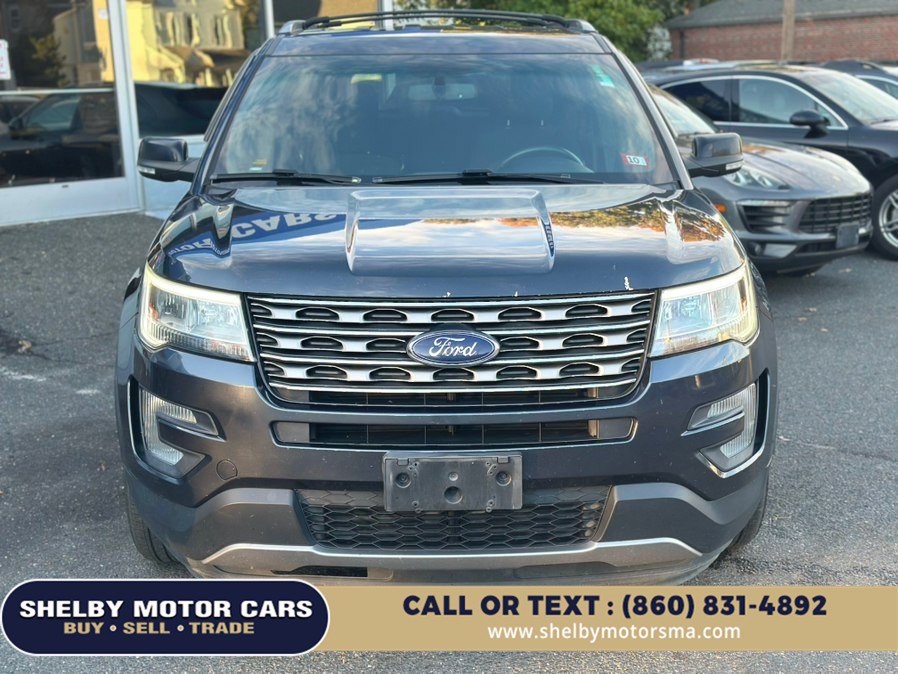 Used 2017 Ford Explorer XLT w/ Equipment Group 201A AWD/4WD image 2