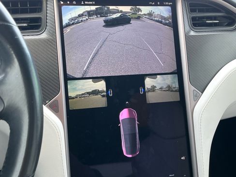 Used 2018 Tesla Model X 75D image 24