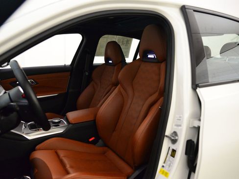 Used 2023 BMW M3 Sedan w/ Executive Package image 26