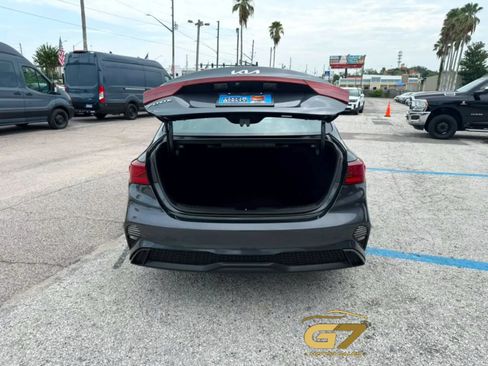 Used 2022 Kia Forte LXS FWD image 4