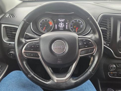 Used 2019 Jeep Cherokee Latitude w/ Cold Weather Group AWD/4WD image 36