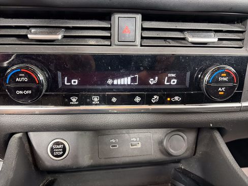 Used 2023 Nissan Rogue SV AWD/4WD image 20
