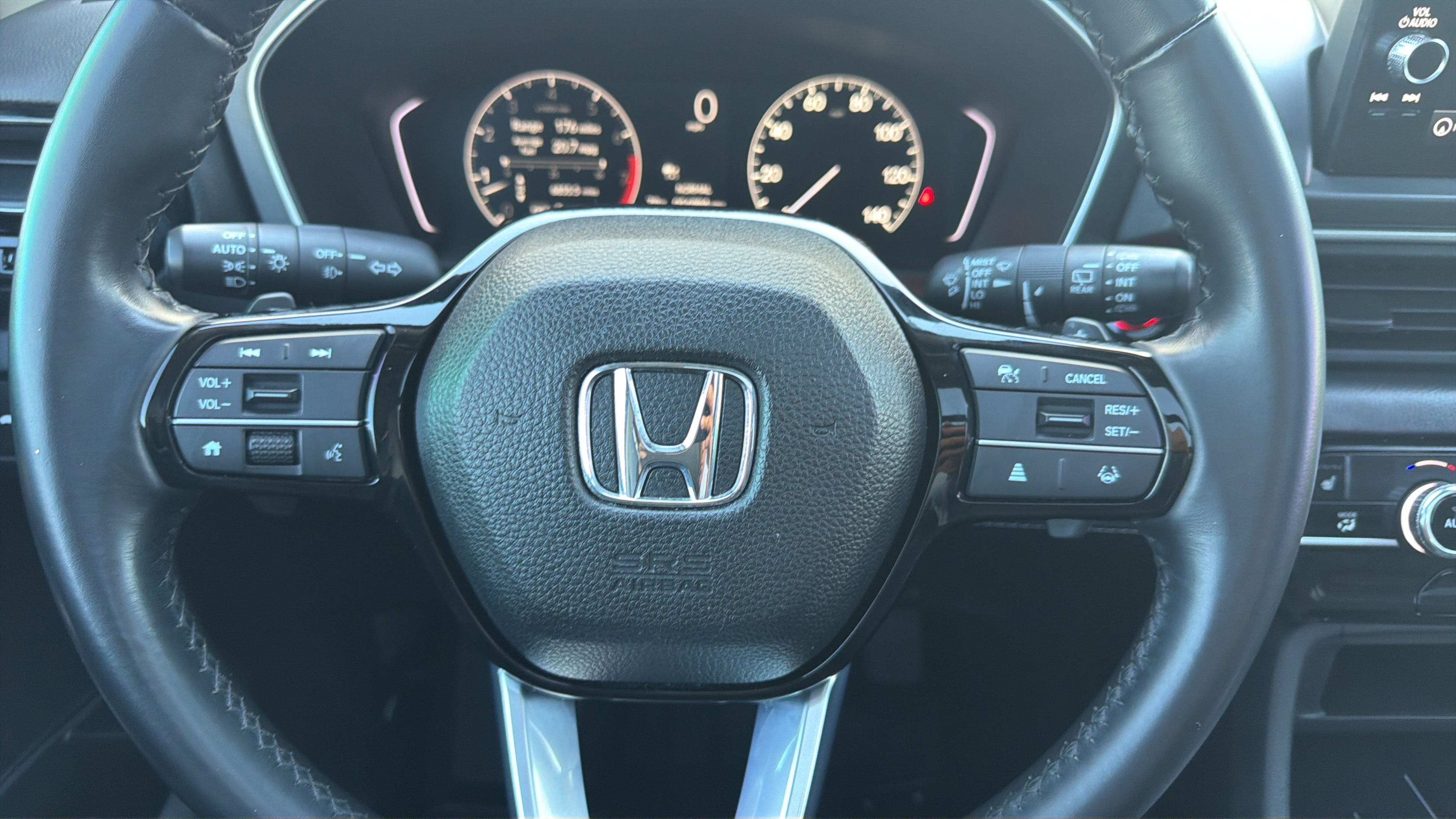 Used 2025 Honda Pilot Touring image 18