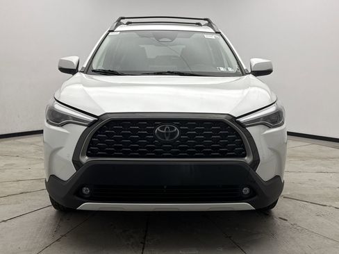 Used 2023 Toyota Corolla Cross XLE image 6