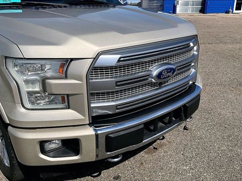Used 2017 Ford F150 Platinum w/ Equipment Group 701A Luxury AWD/4WD image 39