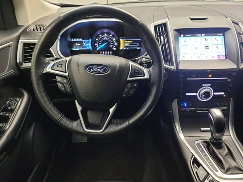 Used 2018 Ford Edge Titanium w/ Equipment Group 302A AWD/4WD image 22