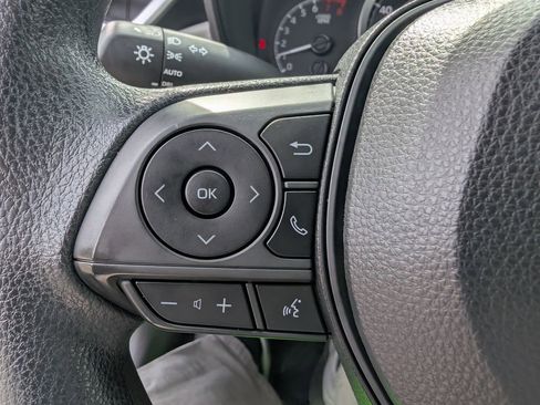 Used 2021 Toyota Corolla LE image 23