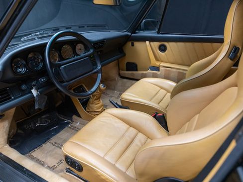 Used 1987 Porsche 911 Carrera RWD image 43