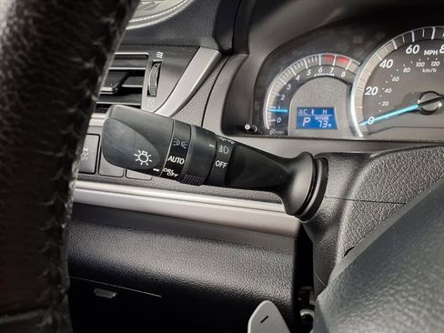 Used 2012 Toyota Camry SE image 17