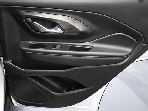 Used 2024 GMC Terrain SLT image 35