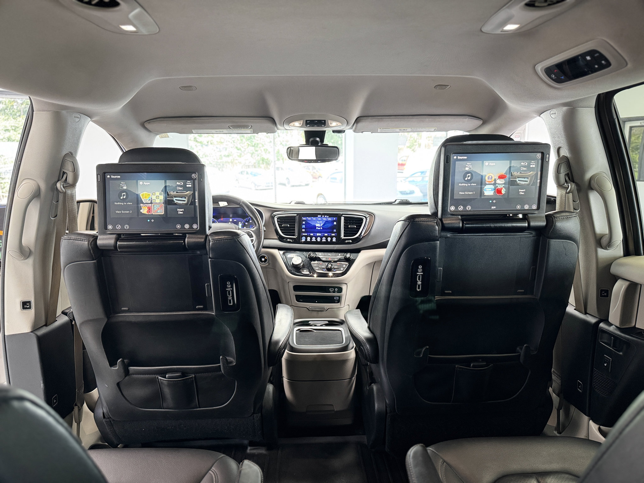 Used 2017 Chrysler Pacifica Touring-L Plus FWD image 23