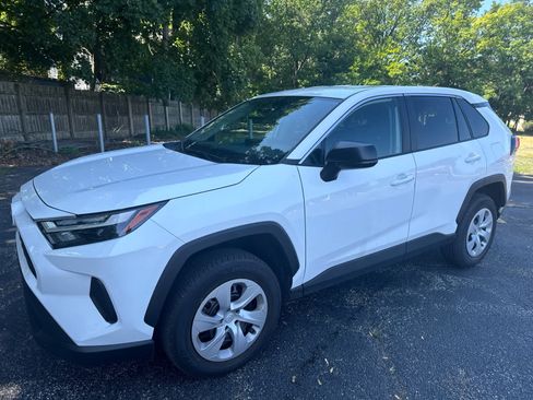 Used 2025 Toyota RAV4 LE AWD/4WD image 1