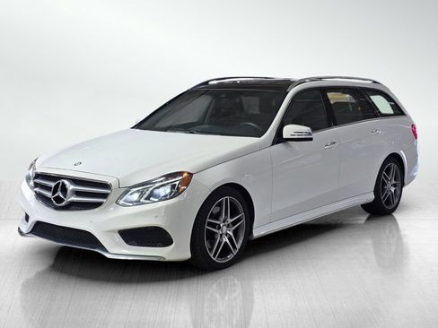 Used 2016 Mercedes-Benz E 350 4MATIC Wagon image 3
