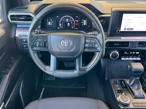 Certified 2025 Toyota Tacoma SR5 AWD/4WD image 17