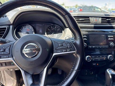 Used 2018 Nissan Rogue Sport SV w/ SV All-Weather Package AWD/4WD image 12