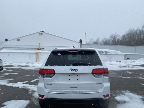 Used 2022 Jeep Grand Cherokee Limited image 3