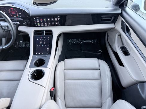 Used 2022 Porsche Taycan image 58