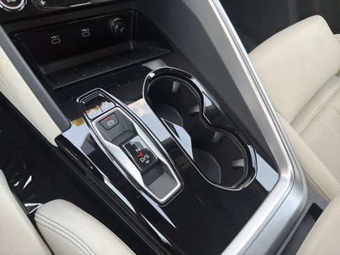 Used 2025 Audi Q5 Premium Plus w/ Premium Plus AWD/4WD image 27