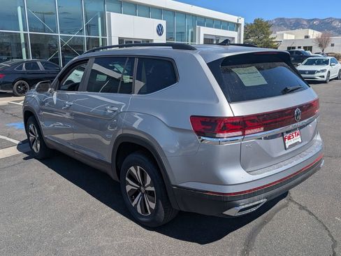 Used 2025 Volkswagen Atlas SE image 7