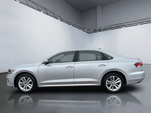Used 2020 Volkswagen Passat 2.0T SE FWD image 2