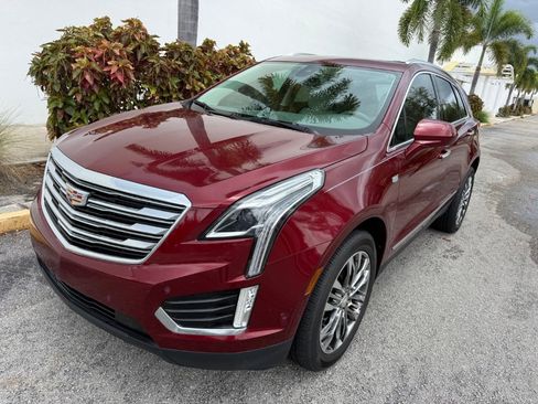 Used 2017 Cadillac XT5 Premium Luxury w/ Driver Assist Package FWD image 4