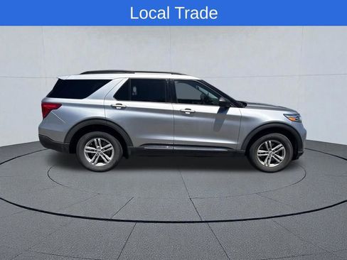 Used 2022 Ford Explorer XLT w/ Equipment Group 202A AWD/4WD image 8