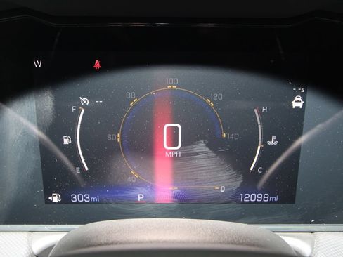 Used 2024 Chevrolet TrailBlazer LT w/ LT Cold Weather Package FWD image 10