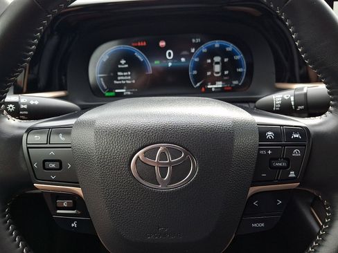 Certified 2026 Toyota Crown AWD/4WD image 18