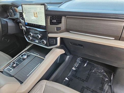 Used 2024 Ford Expedition Limited AWD/4WD image 21