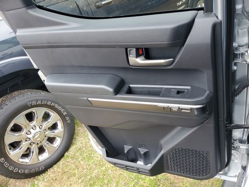 Used 2025 Toyota Tacoma TRD Sport image 13