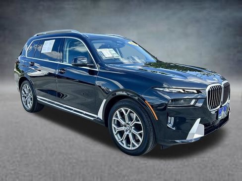 Used 2024 BMW X7 xDrive40i AWD/4WD image 3