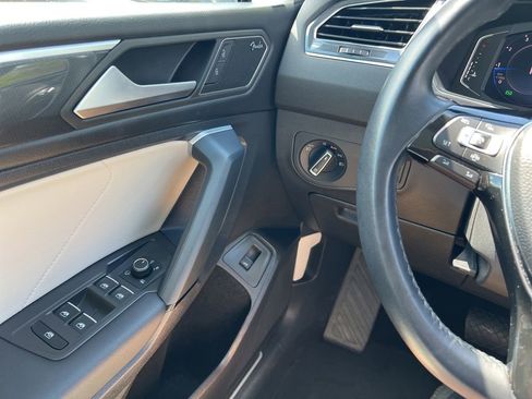 Used 2019 Volkswagen Tiguan SEL Premium AWD/4WD image 18