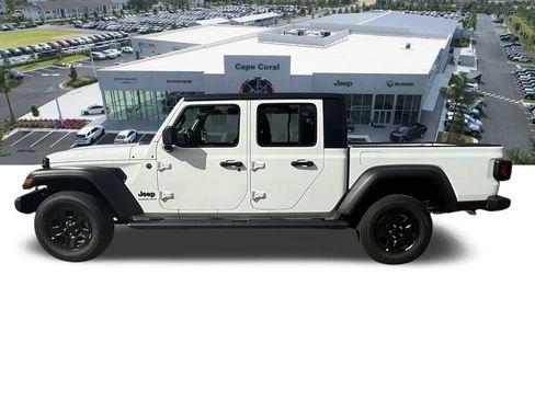 New 2026 Jeep Gladiator Sport AWD/4WD image 8