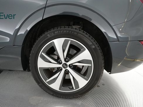 Used 2024 Audi Q8 e-tron Premium Plus AWD/4WD image 20